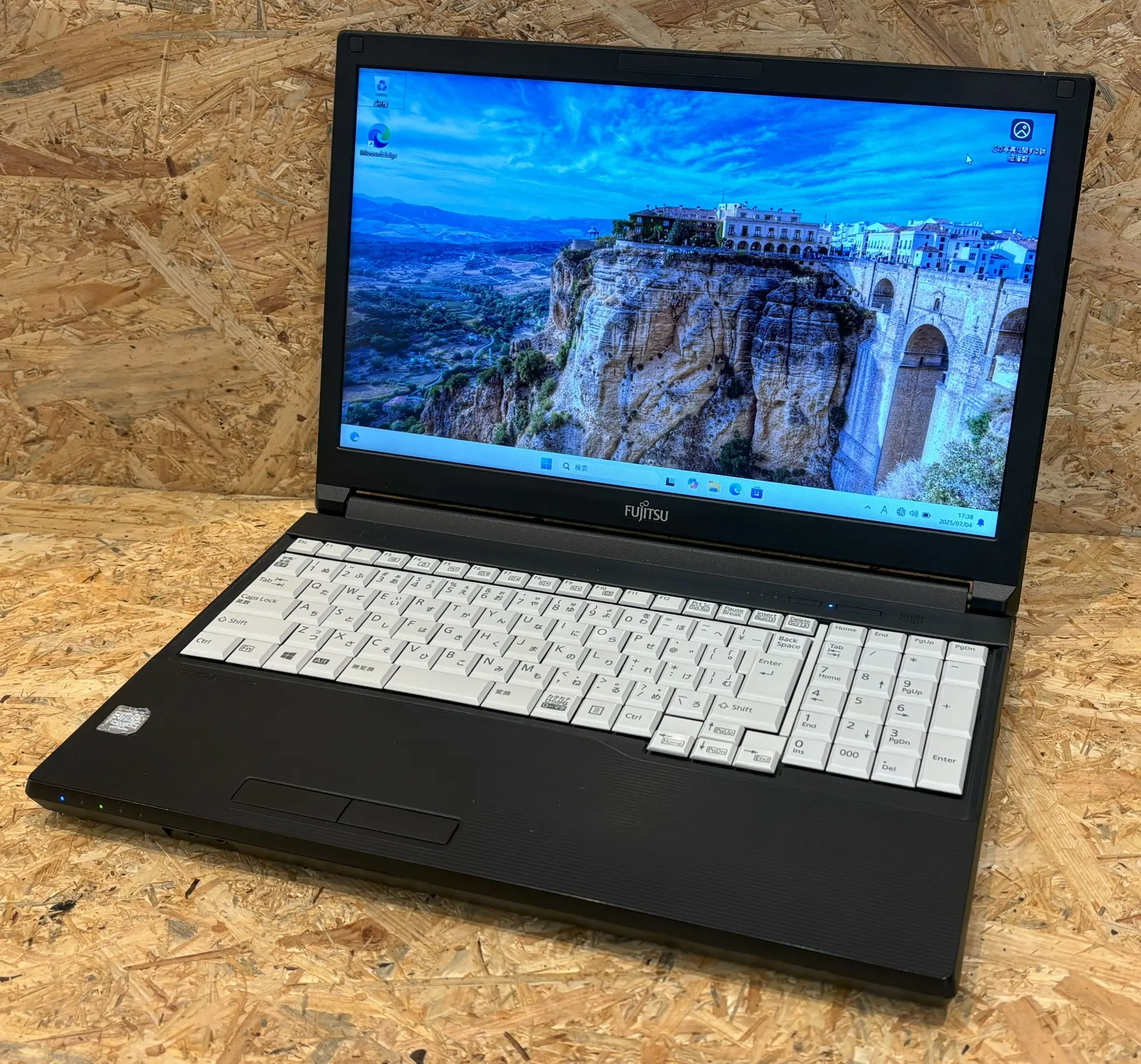 富士通 LIFEBOOK A579/A（第8世代CPU）