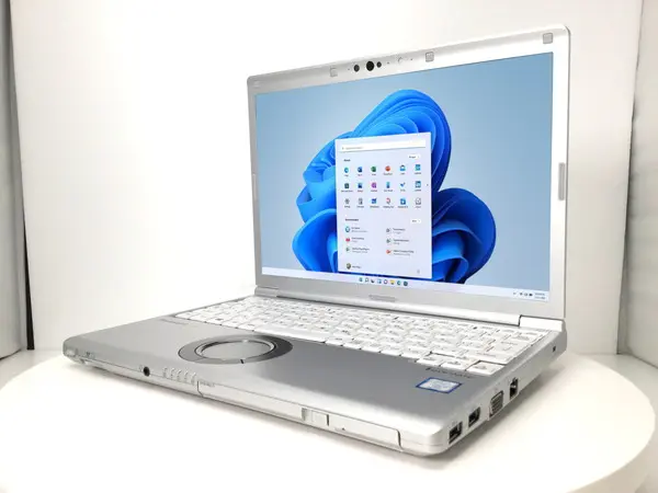Panasonic Let'snote CF-SV8（第8世代CPU）

