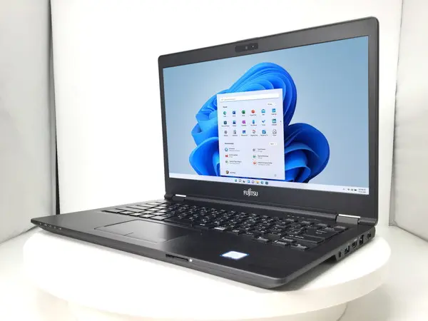 富士通 LIFEBOOK U749/A（第8世代CPU）