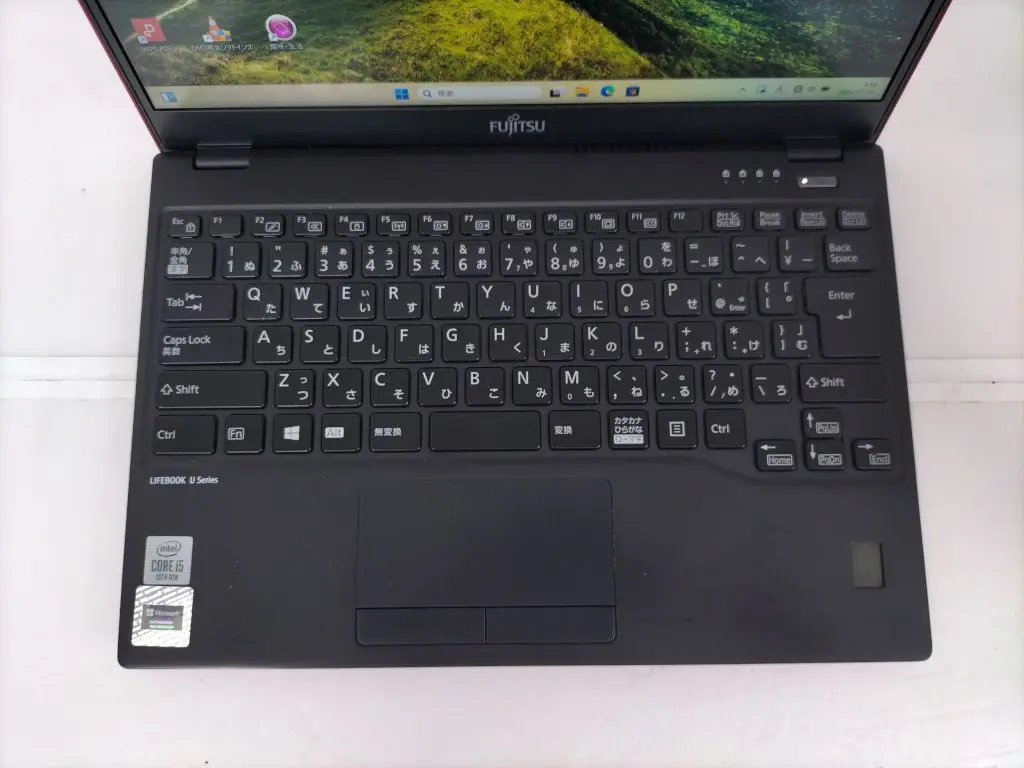 富士通 LIFEBOOK U9310/D i7-10610U 16GB 256 Fujitsu Lifebook U9310 - i7-10610U · Intel UHD Graphics