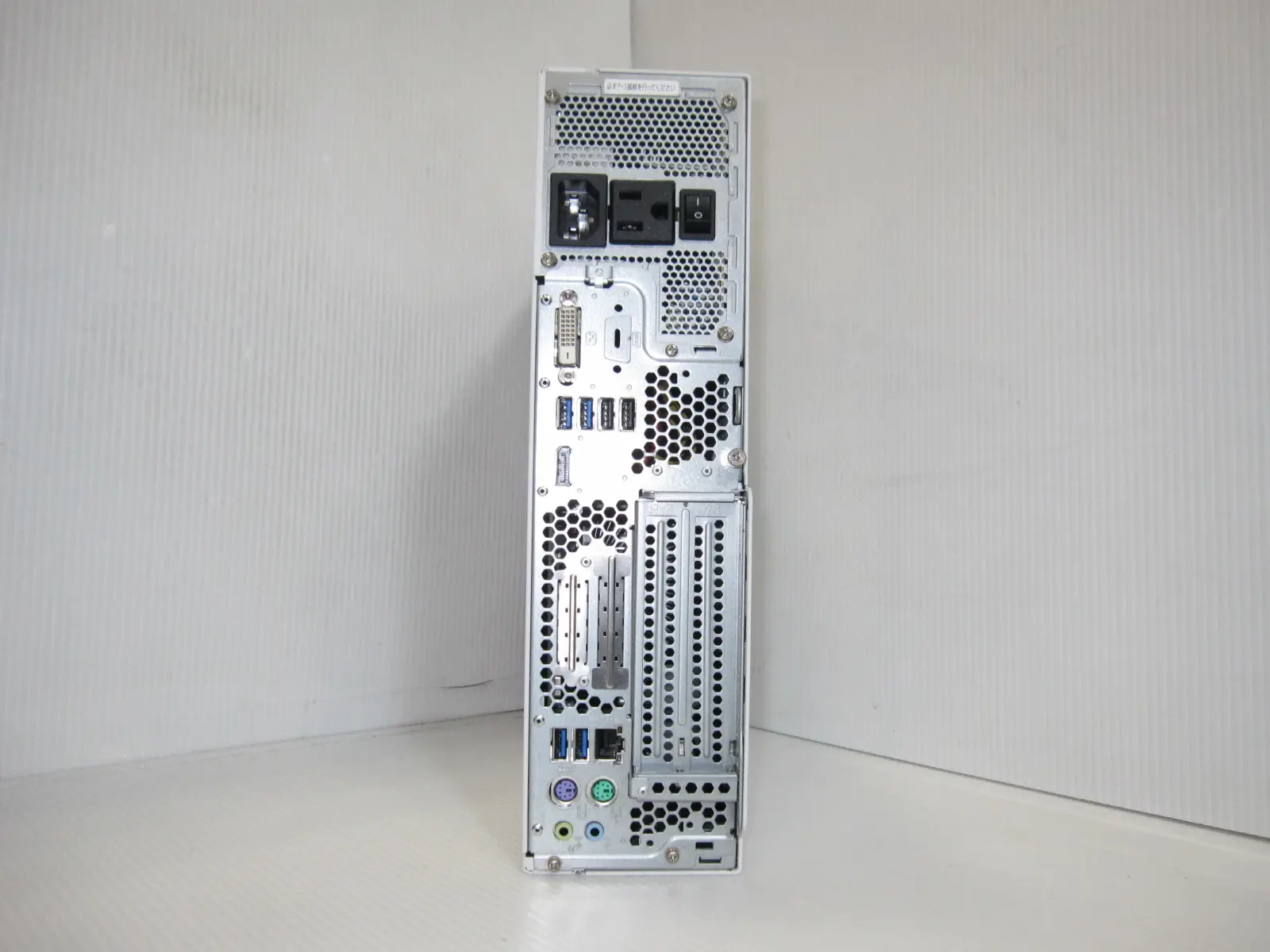 富士通 ESPRIMO FMVD43001　D588/B　i5 9500爆速!! 富士通 ESPRIMO FMVD43001 D588/B i5 9500爆速!! Amazon.co.jp: 【整備