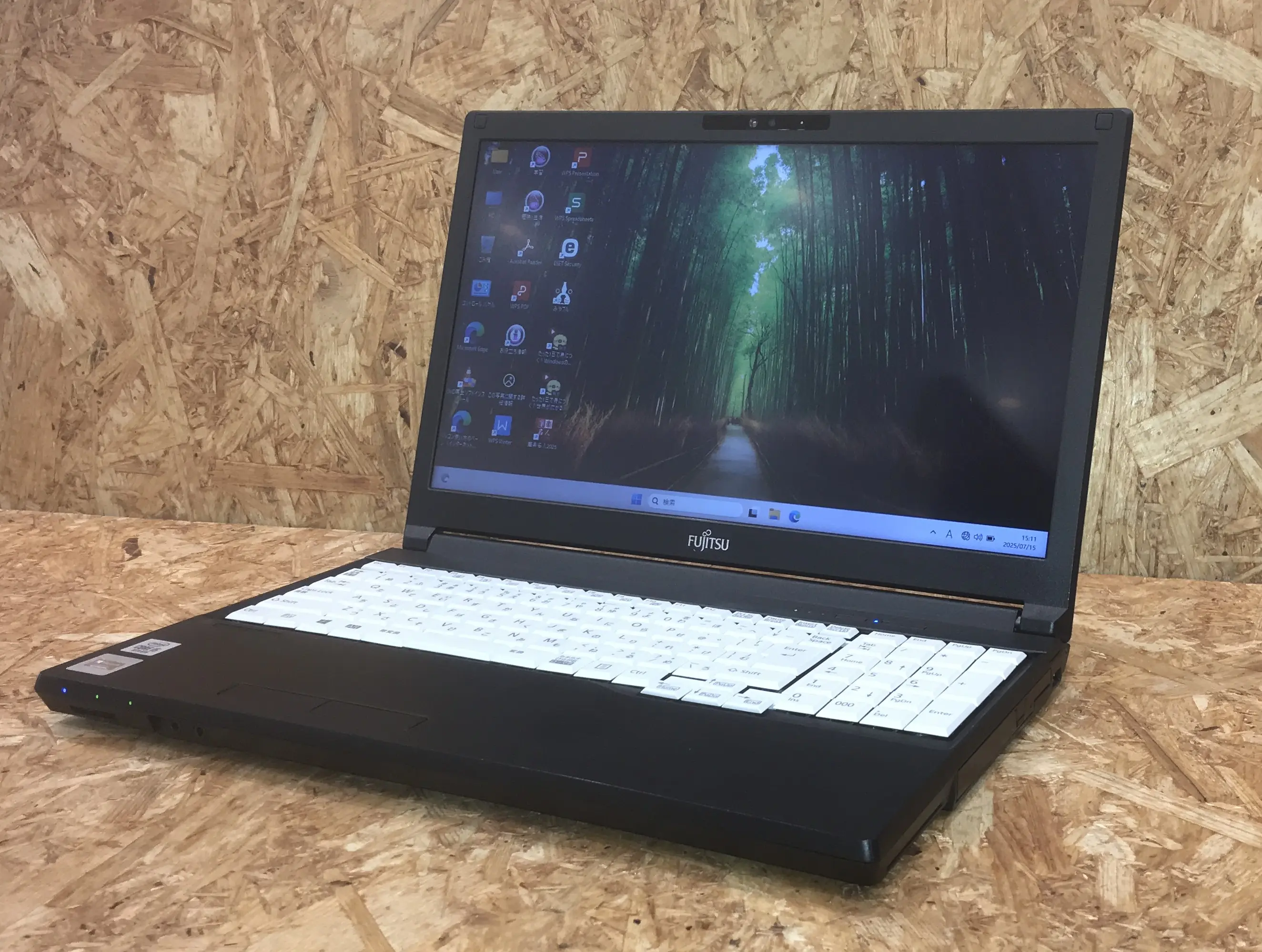 富士通タッチパネル付きi5/8/256GB新品SSDoffice2024ホワイト 2-in-1 SIMフリー 顔認証 フルHD タッチパネル 富士通 LIFEBOOK