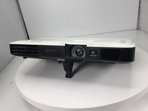 EPSON プロジェクター EB-1780W