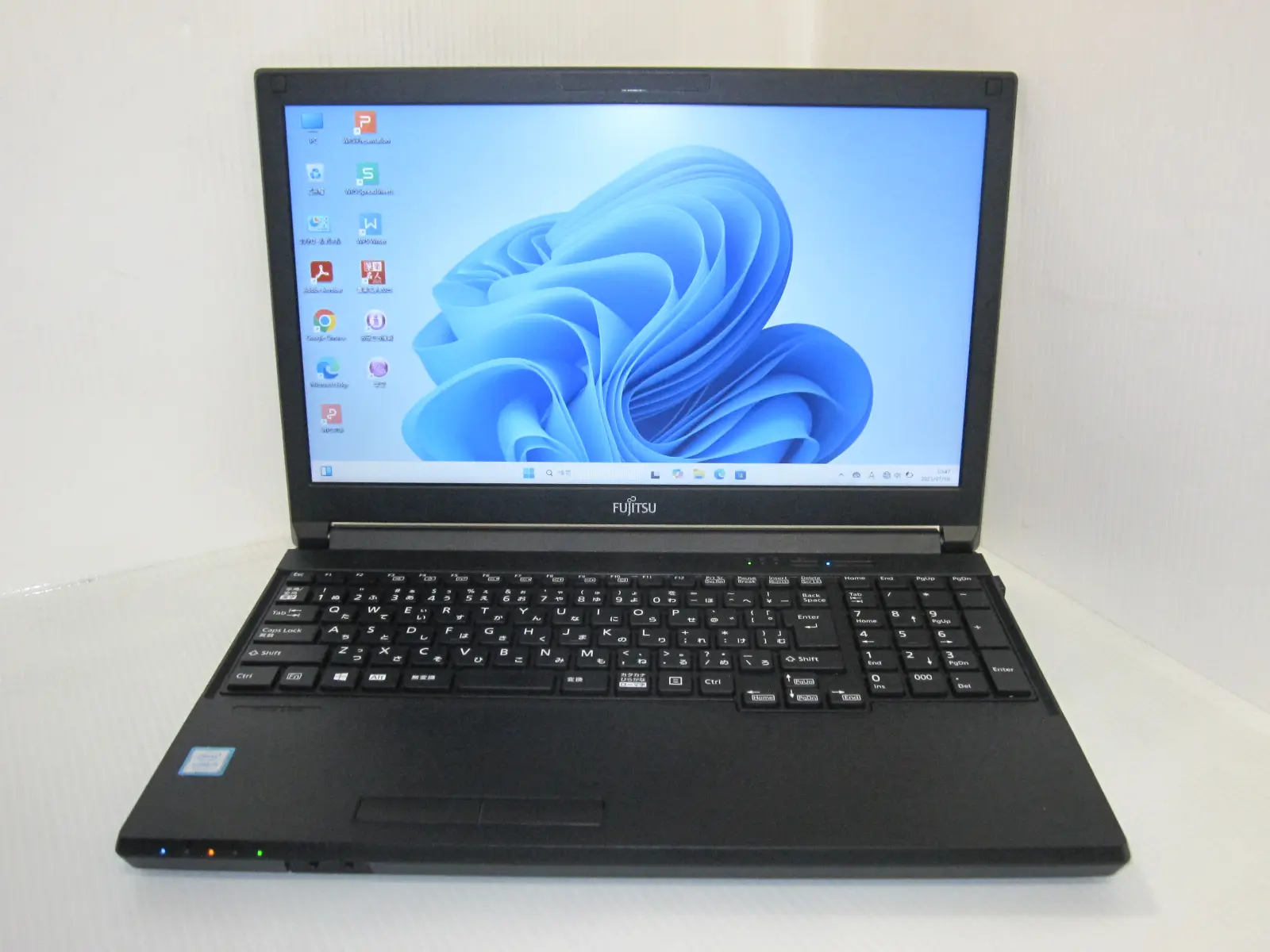 富士通 LIFEBOOK A579/A (第8世代CPU)