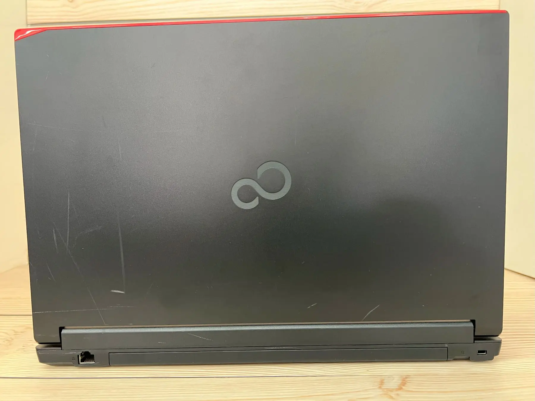 LIFEBOOK A579/A(CPU： Celeron 4205U 1.8GHz/メモリ：8GB/SSD