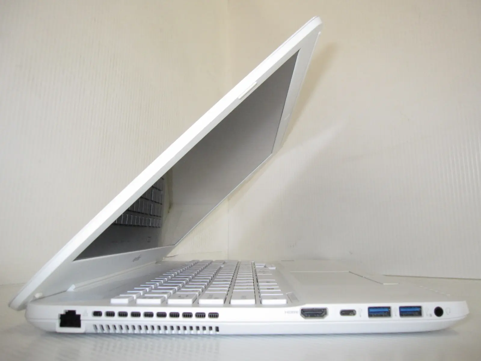 値下げ FUJITSU 富士通 LIFEBOOK AH51/C3 第7世代i7 値下げ FUJITSU 富士通 LIFEBOOK AH51/C3 第7世代i7