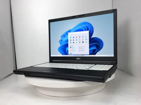 富士通 LIFEBOOK A749/B（第8世代CPU）