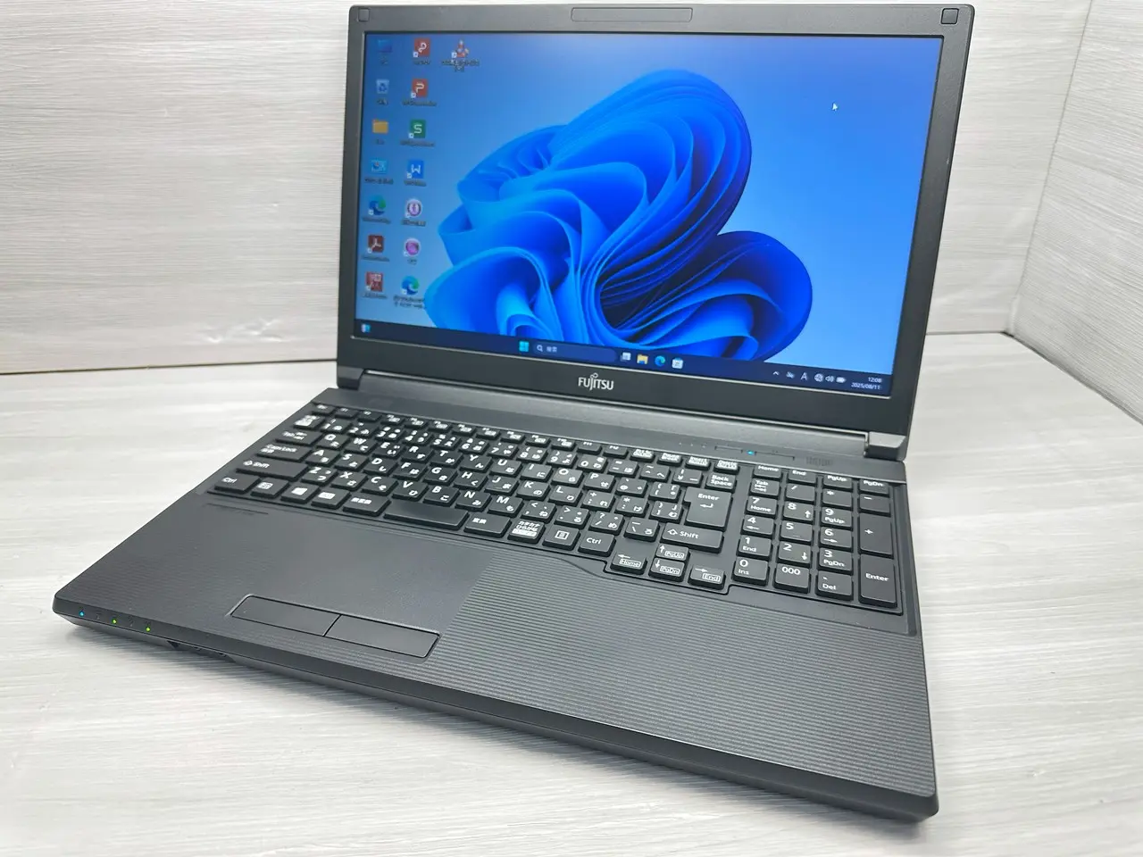 富士通 LIFEBOOK A579/A（第8世代CPU）