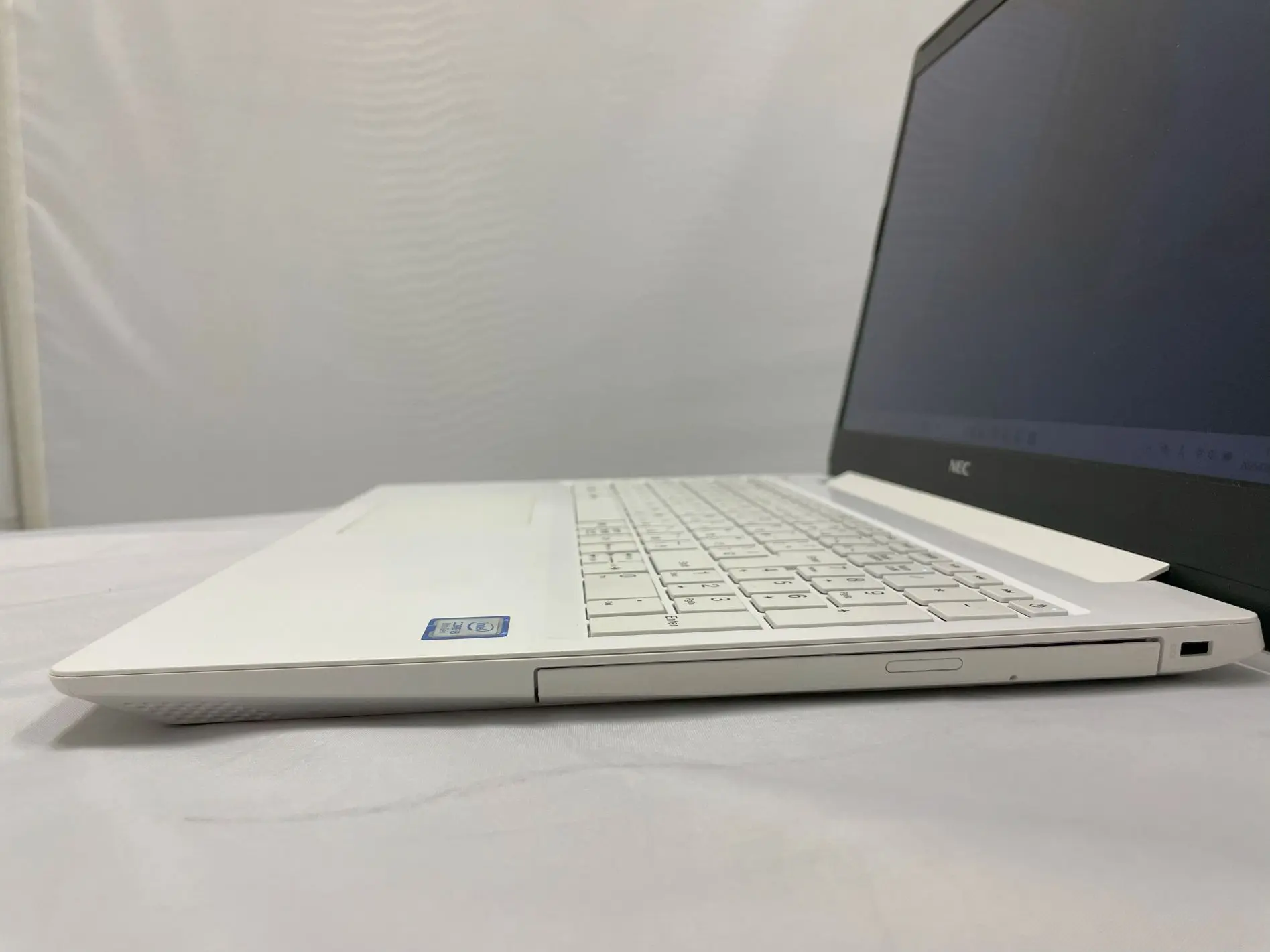 NEC LAVIE PC-GN212JFAF (CPU:Corei3 8145U 2.3GHz / メモリ:16GB