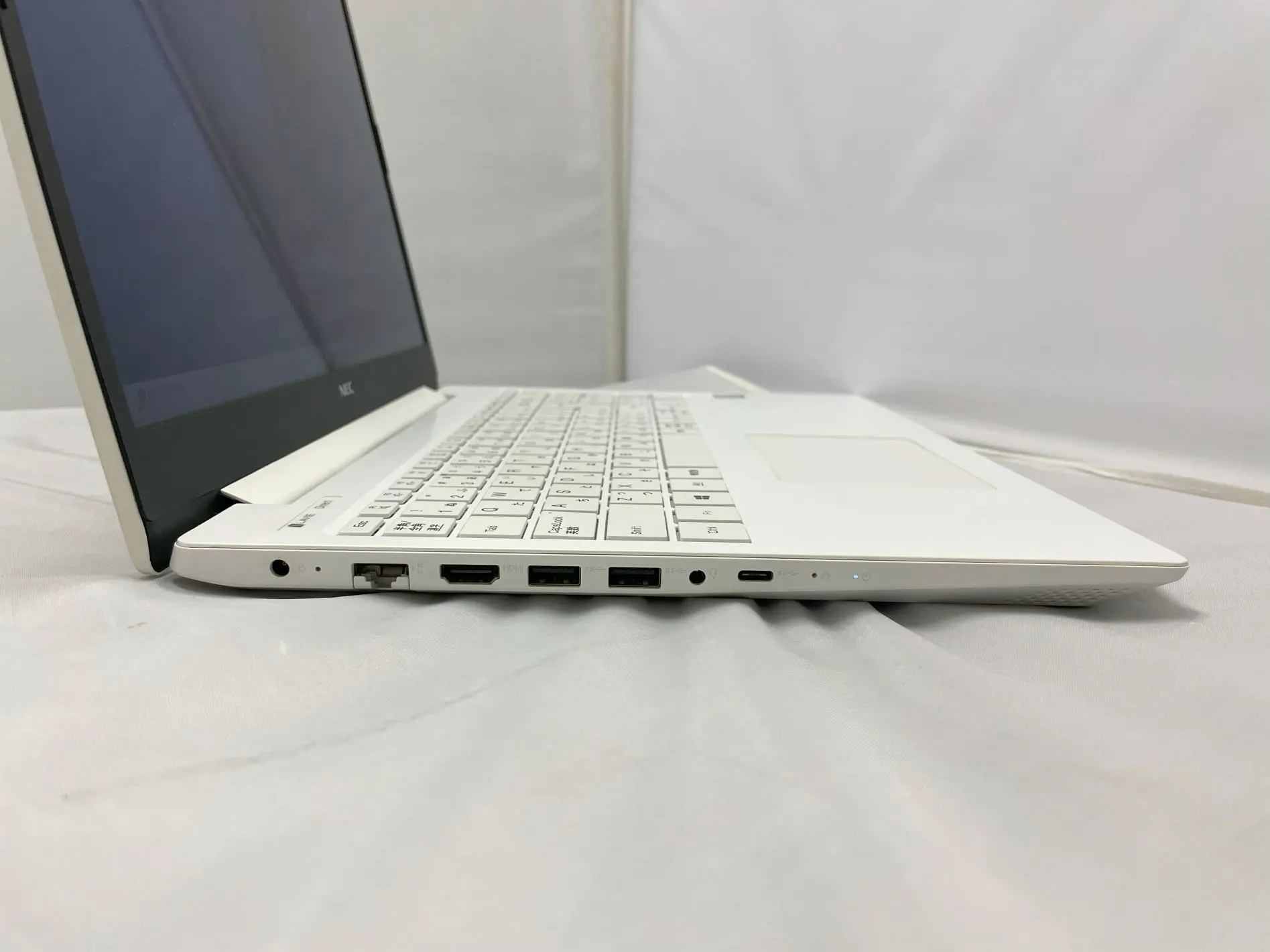 NEC LAVIE PC-GN212JFAF (CPU:Corei3 8145U 2.3GHz / メモリ:16GB