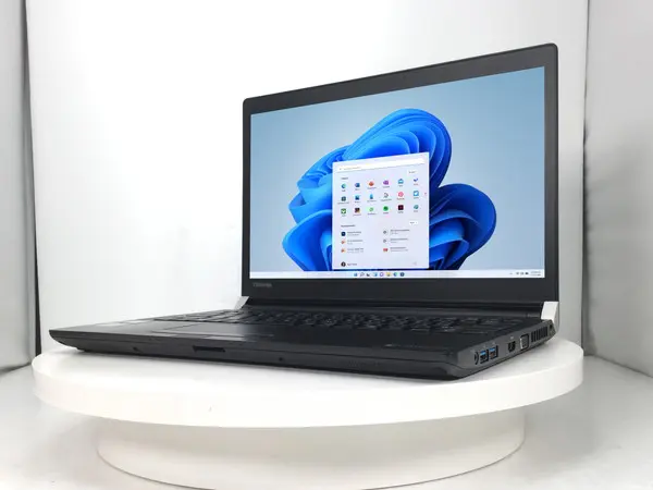 東芝 dynabook R73/K（第6世代CPU）