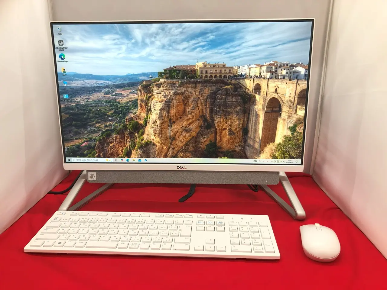 デスクトップ型PC DELL Inspiron 3250 Dell Inspiron 3250 SFF PC i3-6100 3.70GHz CPU 4GB RAM 1TB
