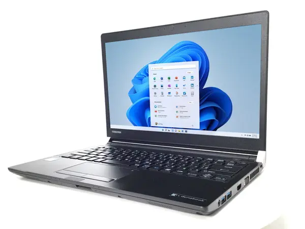 東芝 dynabook R73/K（第6世代CPU）





