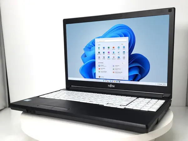 富士通 LIFEBOOK A579/A（第8世代CPU）





