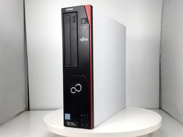 富士通 ESPRIMO D586/P（第6世代CPU）