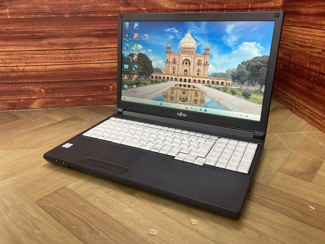 富士通 LIFEBOOK A579/C