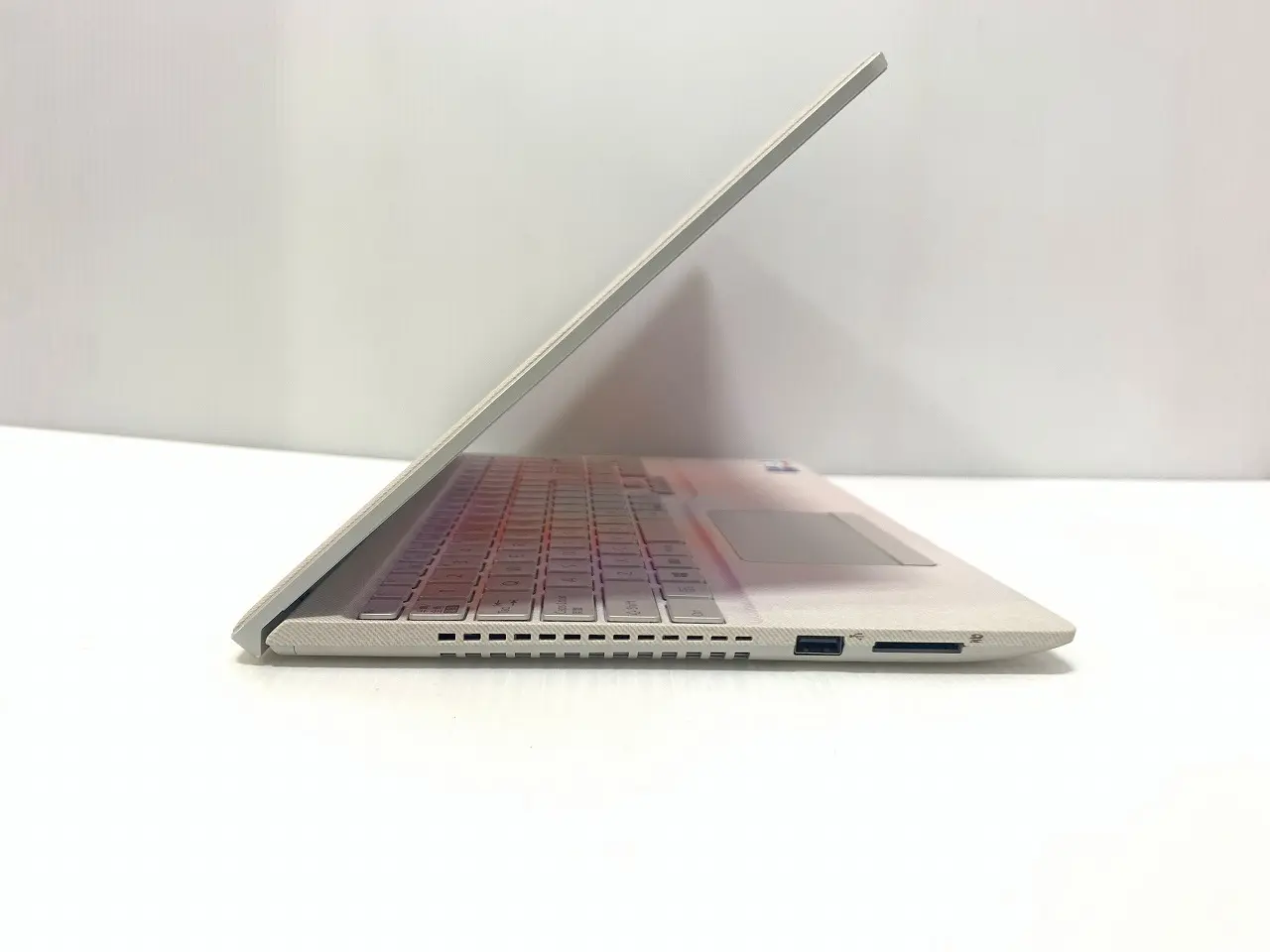 富士通 LIFEBOOK TH77/E3 (Core i7 1165G7 2.80GHz/8GB/SSD512GB
