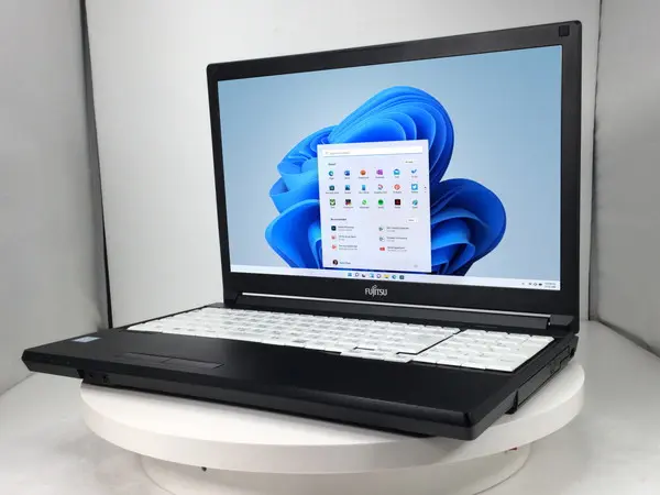 富士通 LIFEBOOK A579/A（第8世代CPU）