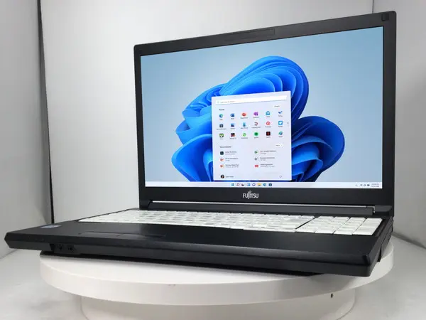 富士通 LIFEBOOK A579/A（第8世代CPU）