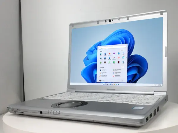 Panasonic Let's Note CF-SV7（第8世代CPU）