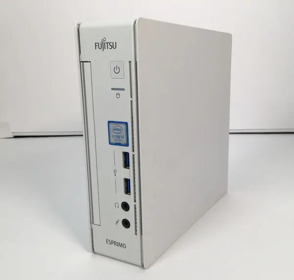 富士通 ESPRIMO Q556/R（中古パソコン）