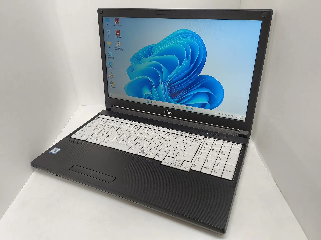 FUJITSU LIFEBOOK A579/A（第8世代Corei3）