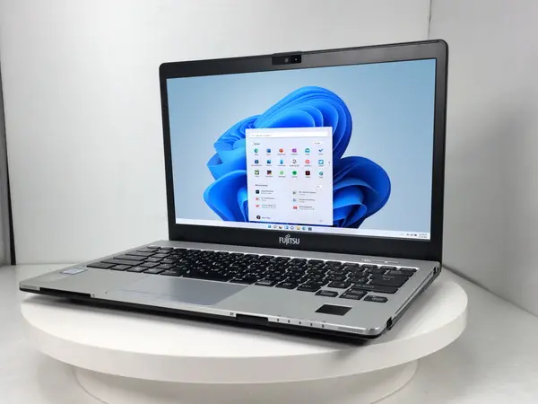 富士通 LIFEBOOK S937/T（第7世代CPU）