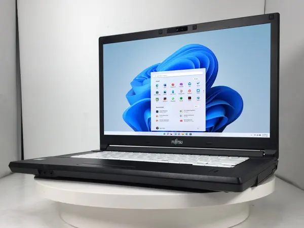 富士通 LIFEBOOK A577/S（第7世代CPU）