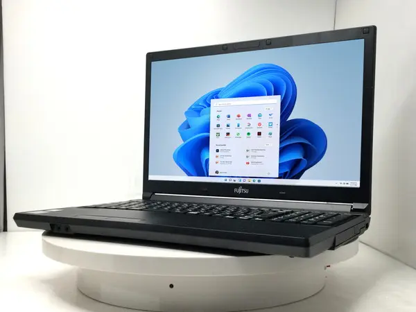 富士通 LIFEBOOK A577/R（第7世代CPU）