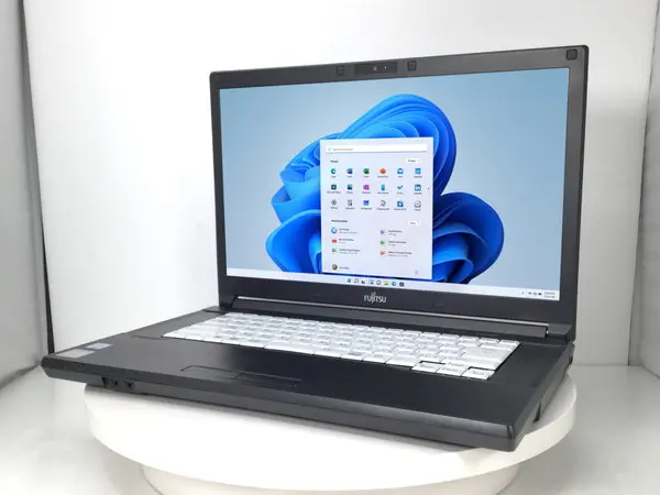 富士通 LIFEBOOK A577/T（第7世代CPU）

