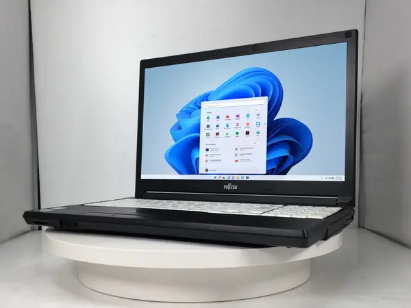 富士通 LIFEBOOK A747/R（第7世代CPU）