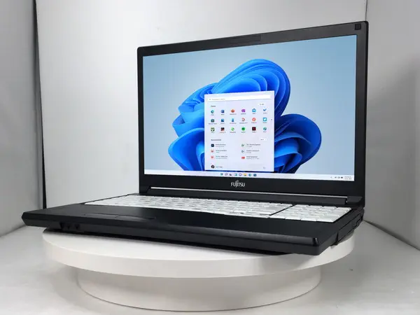 富士通 LIFEBOOK A579/A（第8世代CPU）