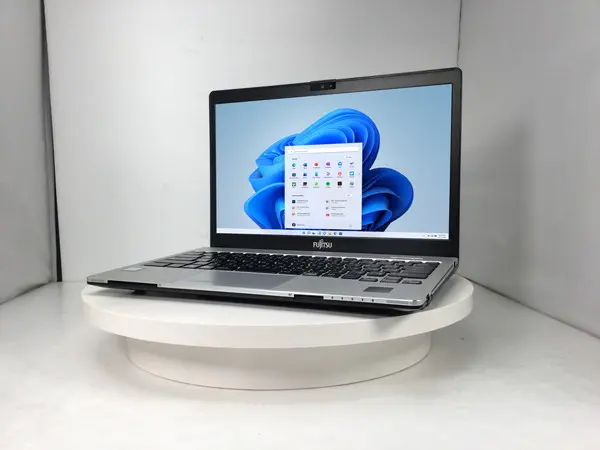 富士通 LIFEBOOK S937/S（第7世代CPU）



