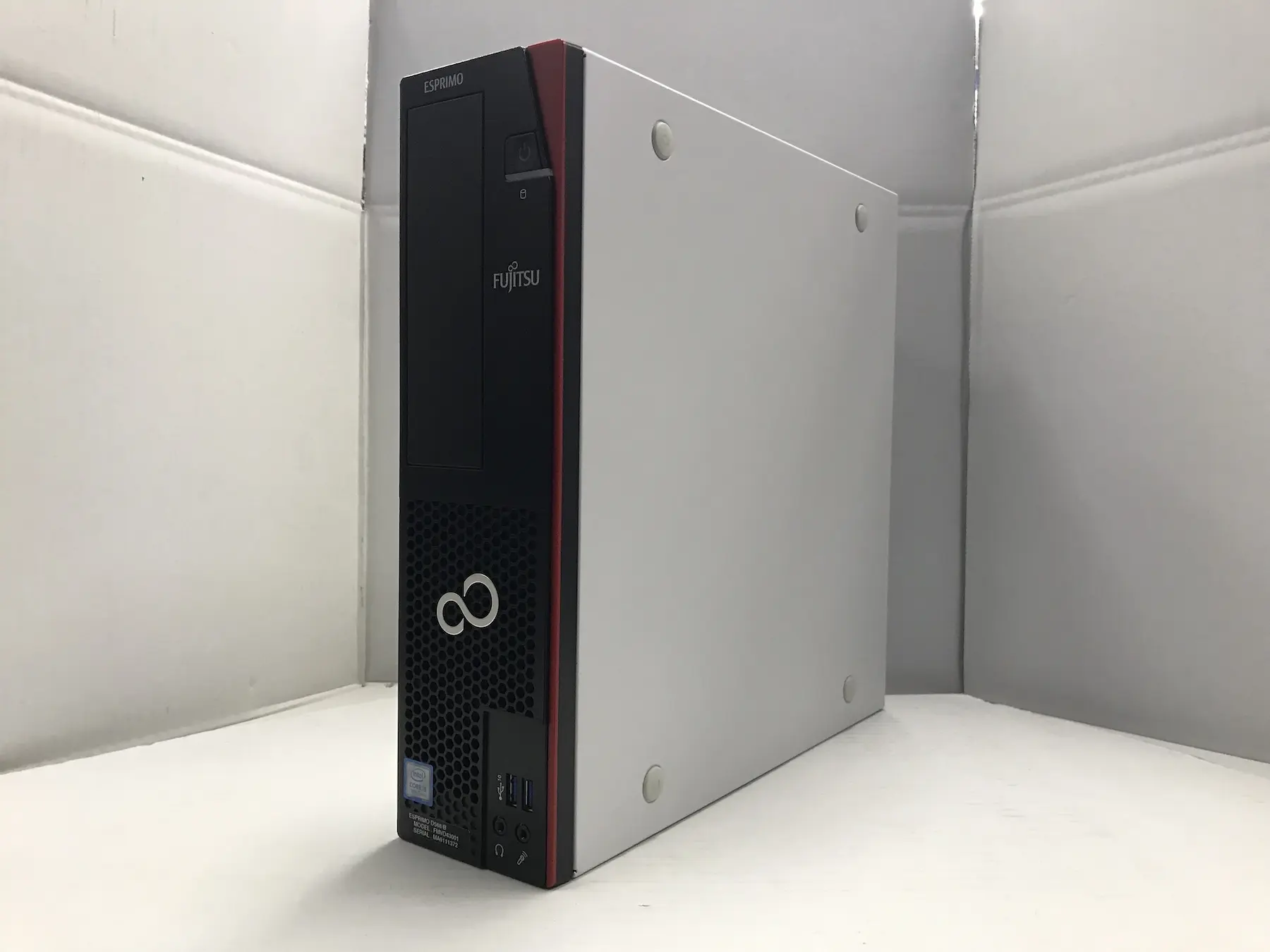 富士通 ESPRIMO D588/B