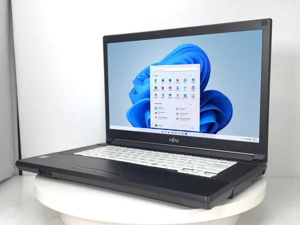 富士通 LIFEBOOK A576/R（第6世代CPU）



