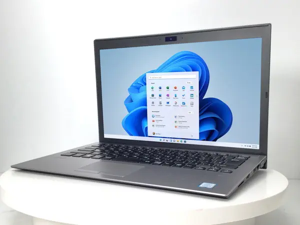 VAIO Pro PG VJPG11C11N シルバー(CPU：Core i5 8250U 1.6GHz