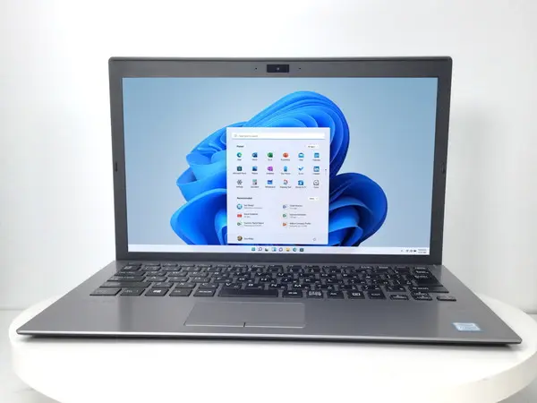 VAIO Pro PG VJPG11C11N シルバー（訳あり）(CPU：Core i5 8250U