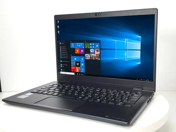 東芝 dynabook G83/M（第8世代CPU）