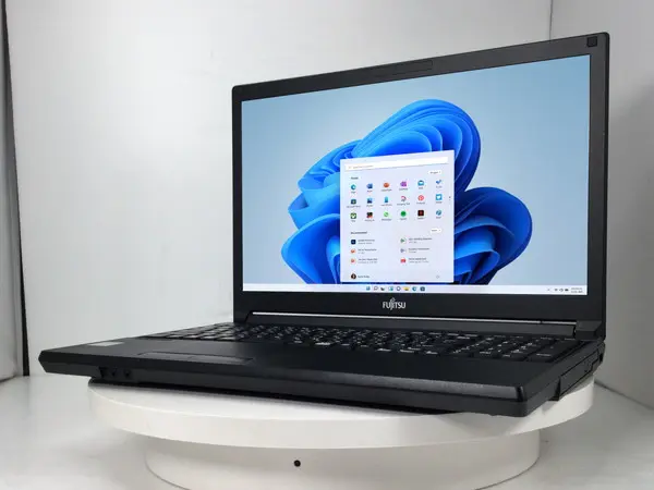 富士通 LIFEBOOK A579/A（第8世代CPU）