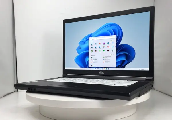 富士通 LIFEBOOK A577/R（第7世代CPU）