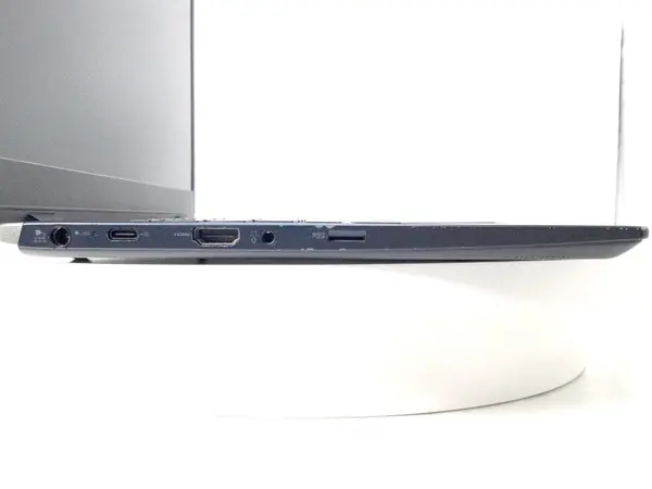 東芝 dynabook G83/M（訳あり）(CPU：Core i5 8250U 1.6GHz