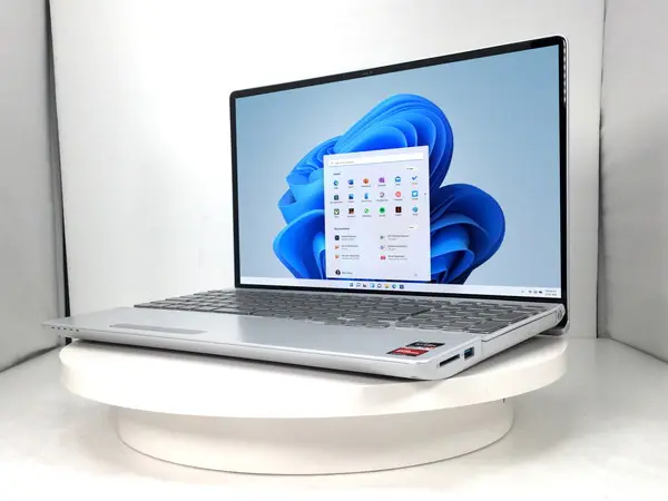 富士通 LIFEBOOK AH50/H1