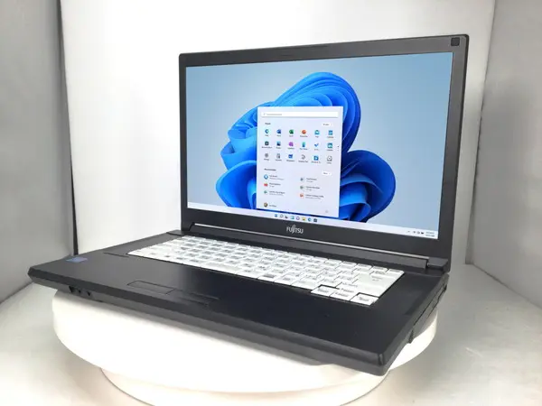 富士通 LIFEBOOK A579/B（第8世代CPU）
