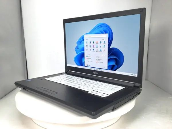 富士通 LIFEBOOK A579/B（第8世代CPU）