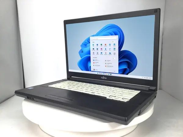 富士通 LIFEBOOK A579/A（第8世代CPU）