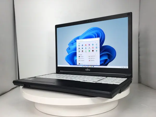 富士通 LIFEBOOK A577/S（第7世代CPU）