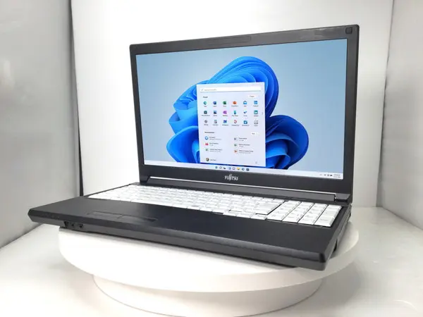 富士通 LIFEBOOK A579/A（第8世代CPU）