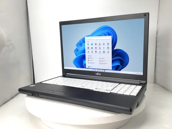 富士通 LIFEBOOK A579/A（第8世代CPU）