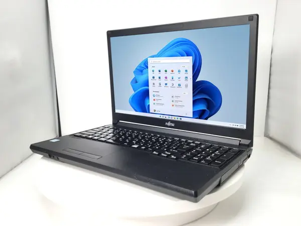富士通 LIFEBOOK A579/A（第8世代CPU）