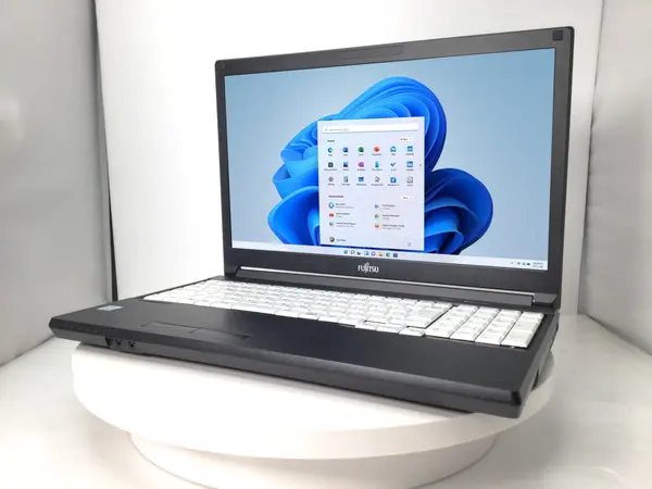 富士通 LIFEBOOK A579/A（第8世代CPU）
